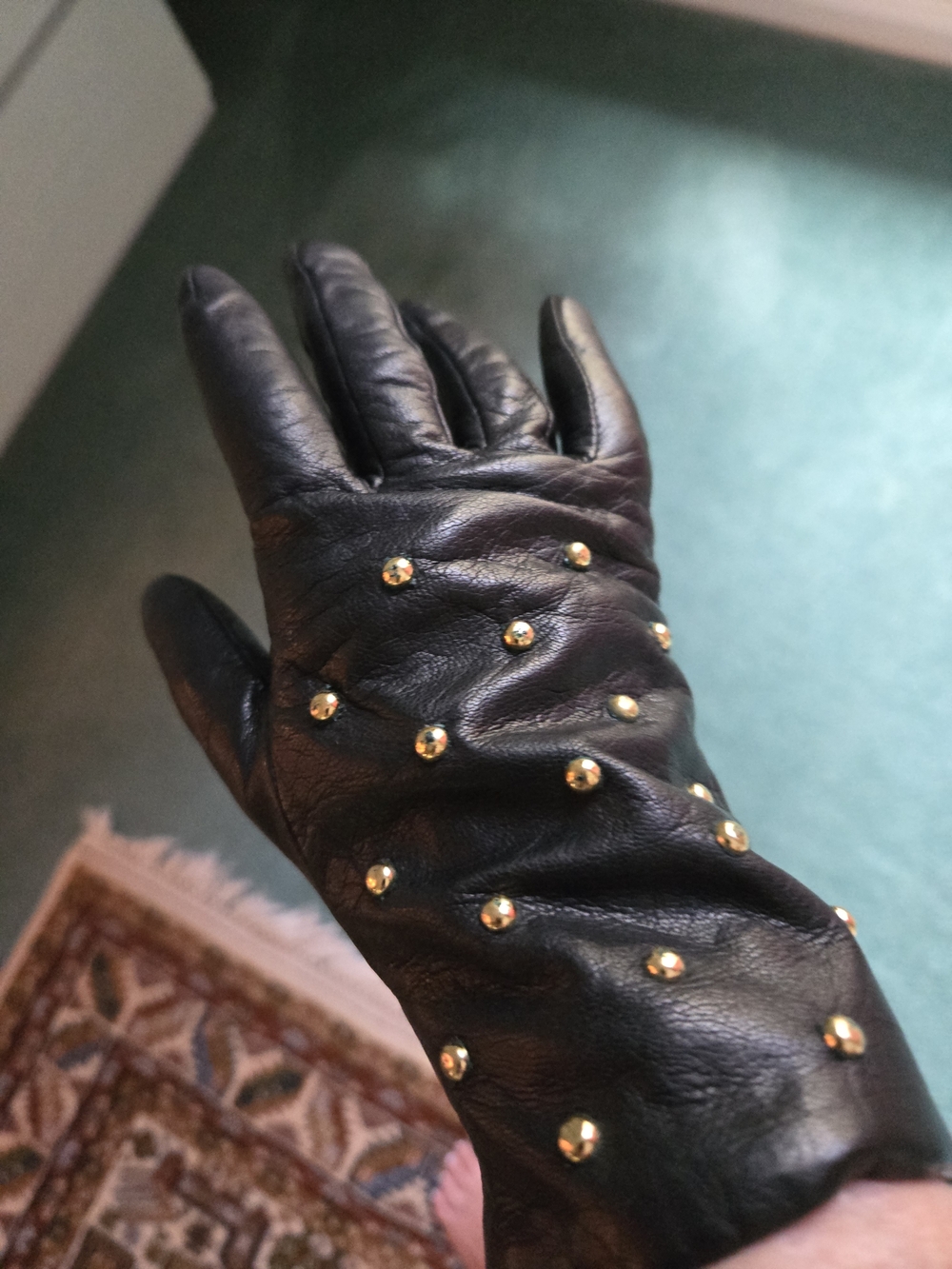 Source Unknown Black Leather Gloves with Gold Studs - Picture 3 of 10
